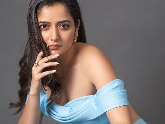 Pretty Poses Of Ashika Rangnath